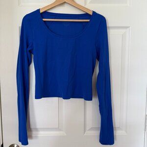 Athleta Transcend contrast stich top, Varsity blue/black, size M
